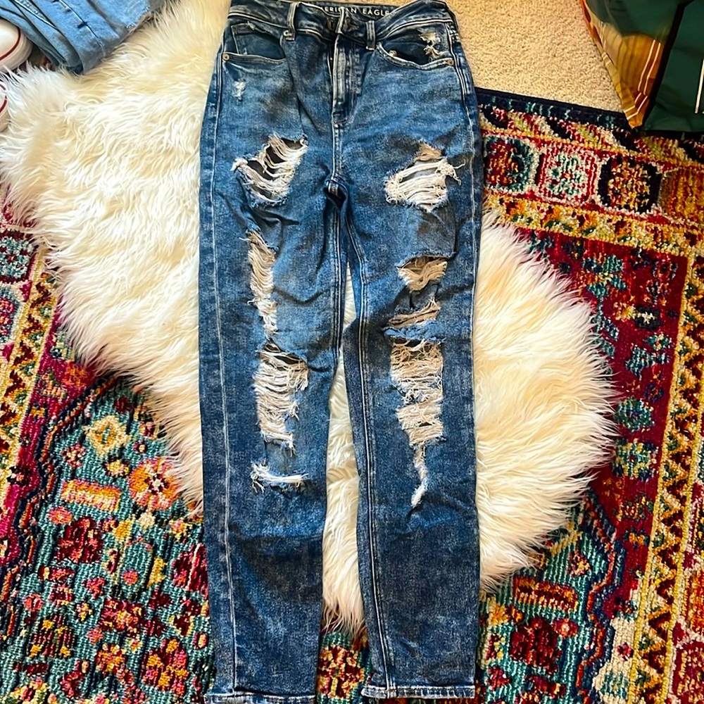 American Eagle Size 0 Super distressed jeans - EUC!